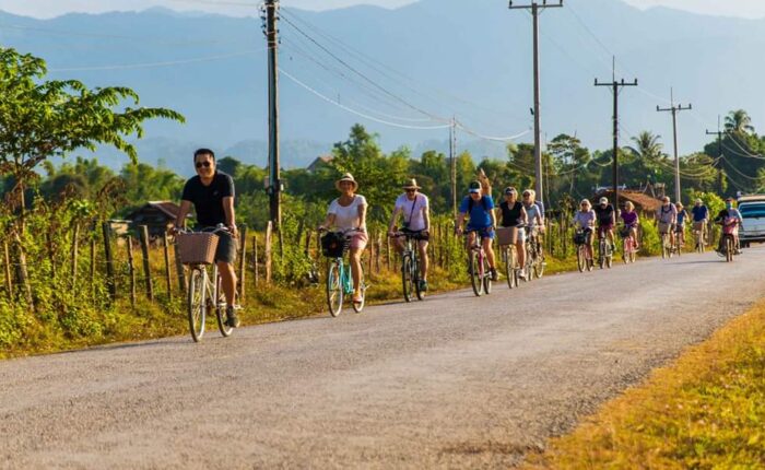 1-Day Surround Luang by Cycling